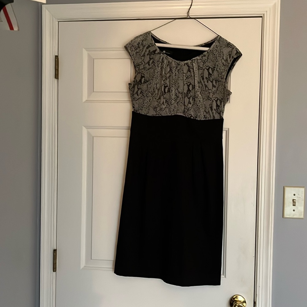 No sleeve back dress